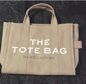 Marc Jacobs The Medium Tote Bag Beige Canvas NWOT